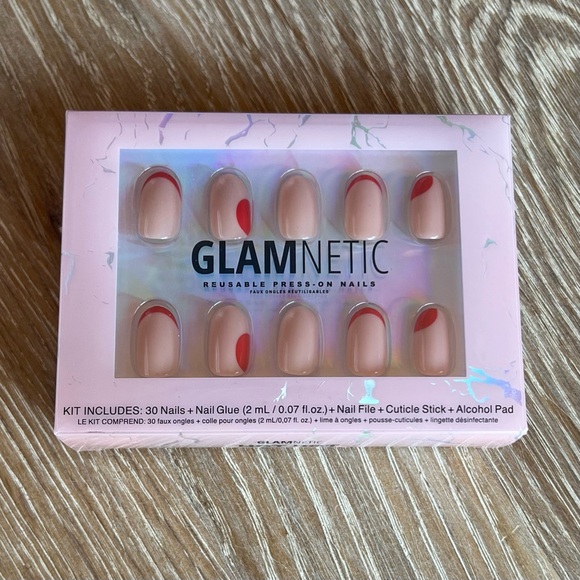 GLAMNETIC press on nail set, short round in Hot Dot - Picture 2 of 5